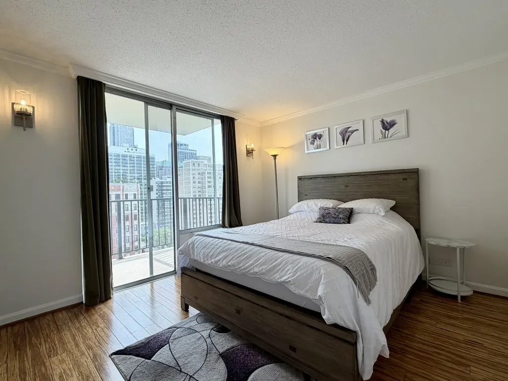 71 East Division Street Chicago IL 60610