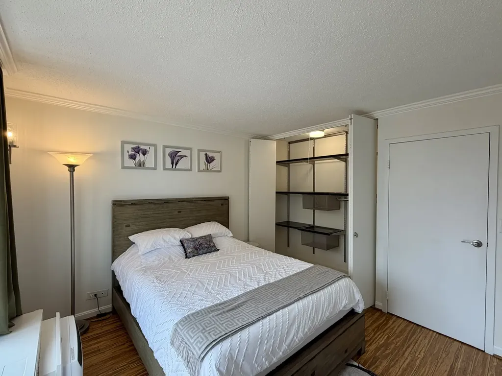 71 East Division Street Chicago IL 60610