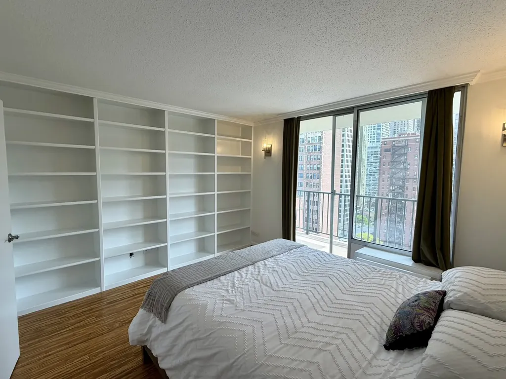 71 East Division Street Chicago IL 60610
