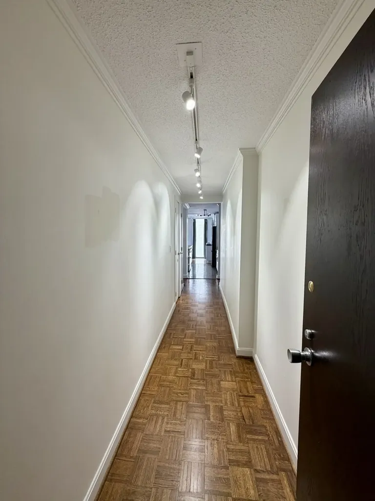 71 East Division Street Chicago IL 60610