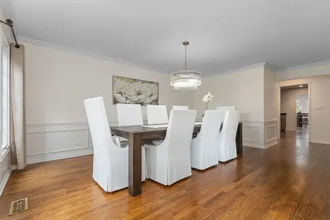 1541 Heritage Court Lake Forest IL 60045