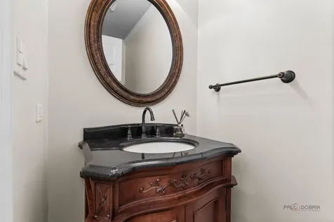 1541 Heritage Court Lake Forest IL 60045