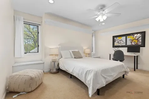 1541 Heritage Court Lake Forest IL 60045