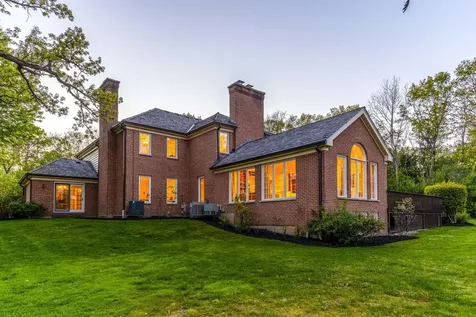 1541 Heritage Court Lake Forest IL 60045