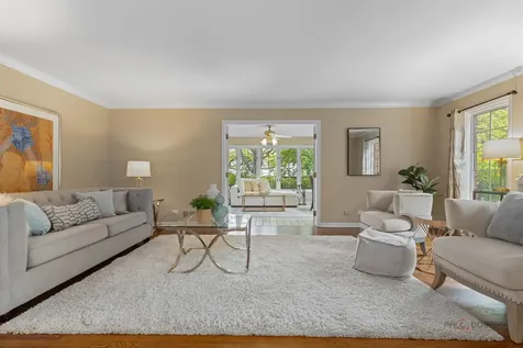 1541 Heritage Court Lake Forest IL 60045