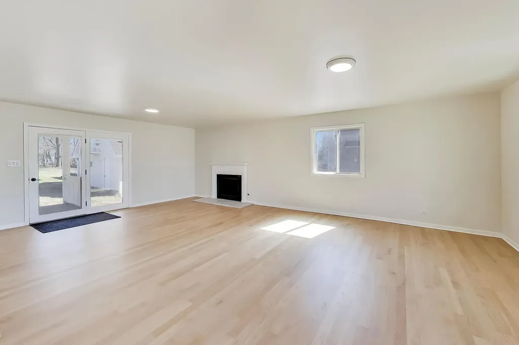 4505 Winchester Avenue Lisle IL 60532