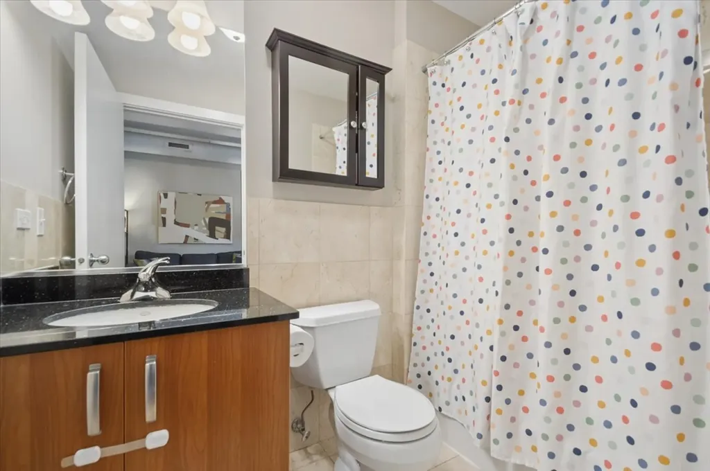 4751 North Artesian Avenue Chicago IL 60625