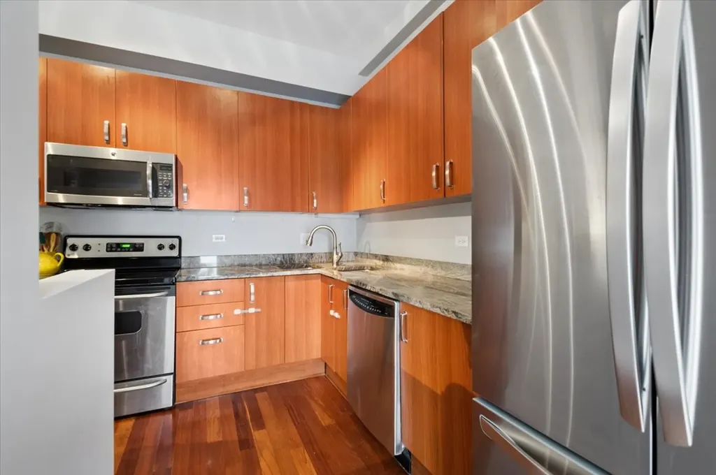 4751 North Artesian Avenue Chicago IL 60625