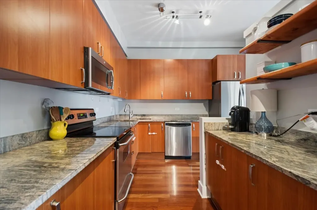 4751 North Artesian Avenue Chicago IL 60625