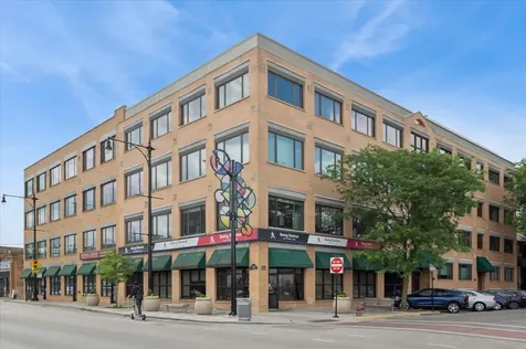 4751 North Artesian Avenue Chicago IL 60625