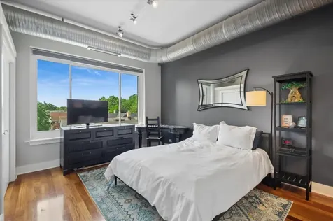 4751 North Artesian Avenue Chicago IL 60625