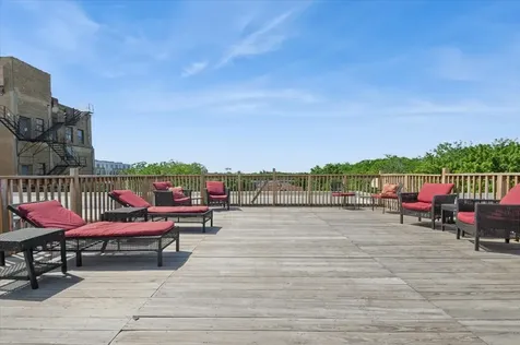 4751 North Artesian Avenue Chicago IL 60625
