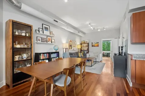 4751 North Artesian Avenue Chicago IL 60625