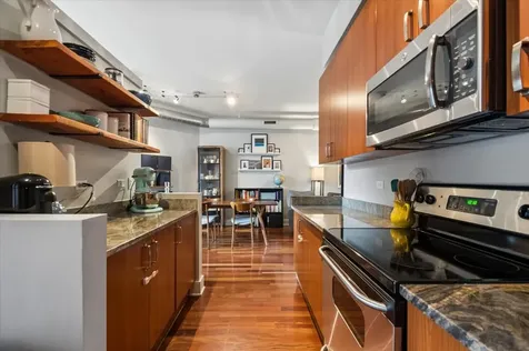 4751 North Artesian Avenue Chicago IL 60625