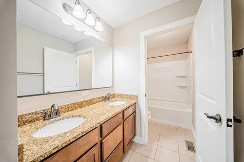 781 Richwood Avenue Elgin IL 60124