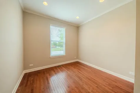 781 Richwood Avenue Elgin IL 60124