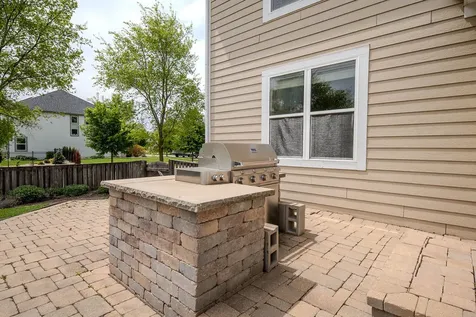 781 Richwood Avenue Elgin IL 60124