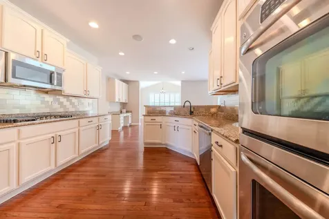 781 Richwood Avenue Elgin IL 60124