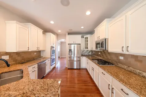 781 Richwood Avenue Elgin IL 60124