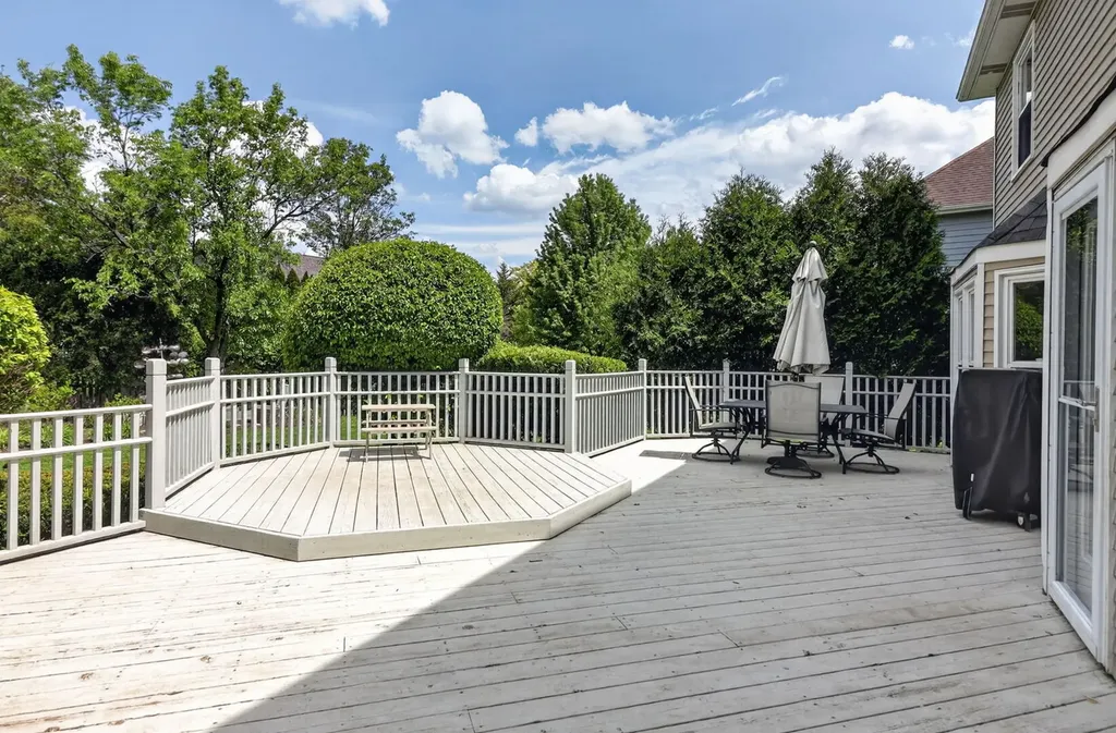 2815 Carriage Way Aurora IL 60504