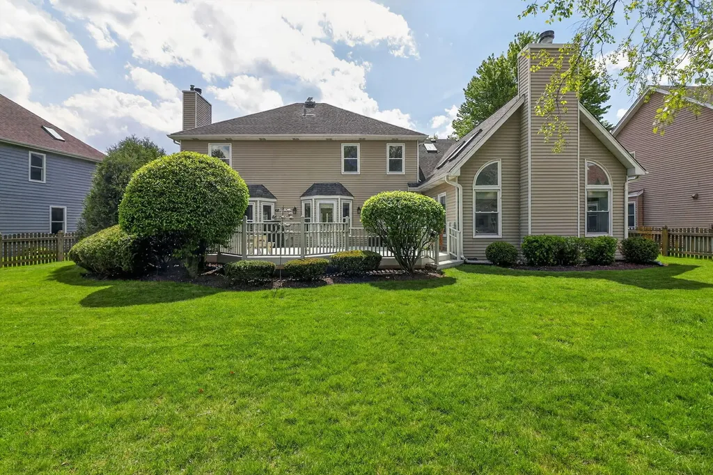 2815 Carriage Way Aurora IL 60504