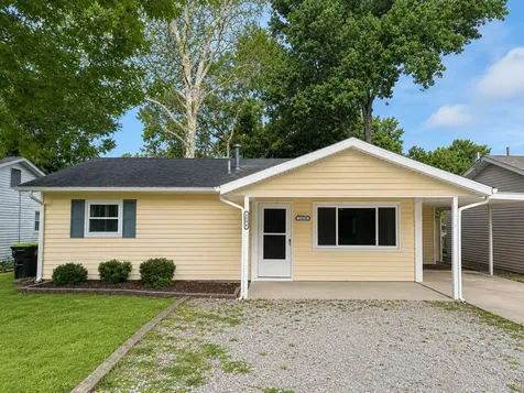 1006 South Eastview Drive Tuscola IL 61953