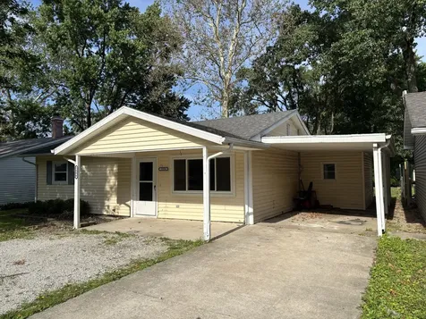 1006 South Eastview Drive Tuscola IL 61953