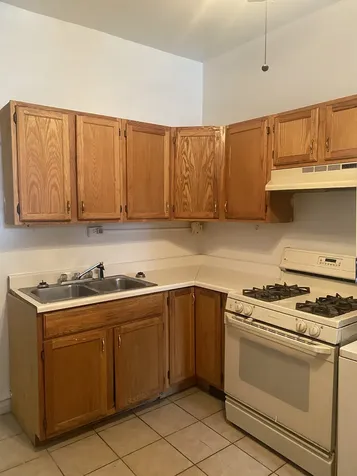 866 West Buckingham Place Chicago IL 60657