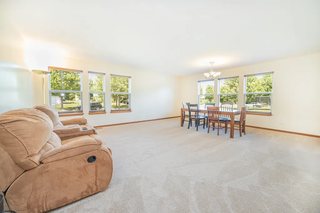 24207 Cedar Creek Lane Plainfield IL 60586