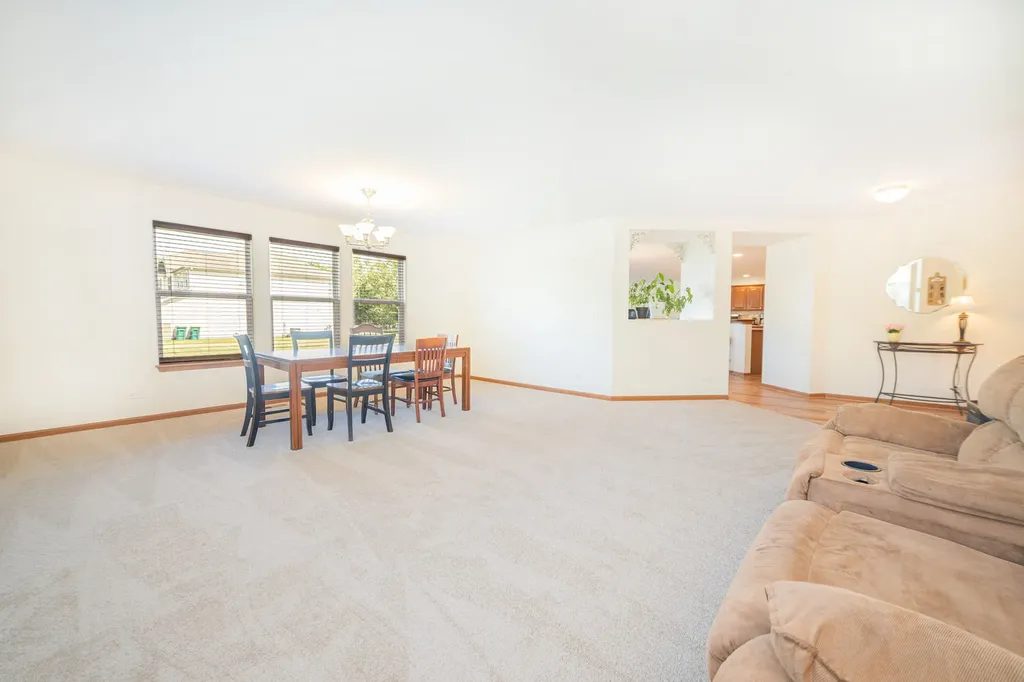 24207 Cedar Creek Lane Plainfield IL 60586