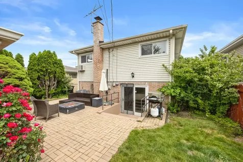8104 Gross Point Road Morton Grove IL 60053