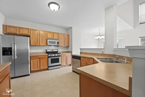 1753 Fieldstone Drive S Shorewood IL 60404