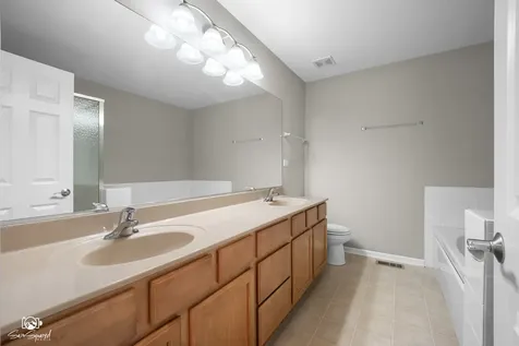1753 Fieldstone Drive S Shorewood IL 60404