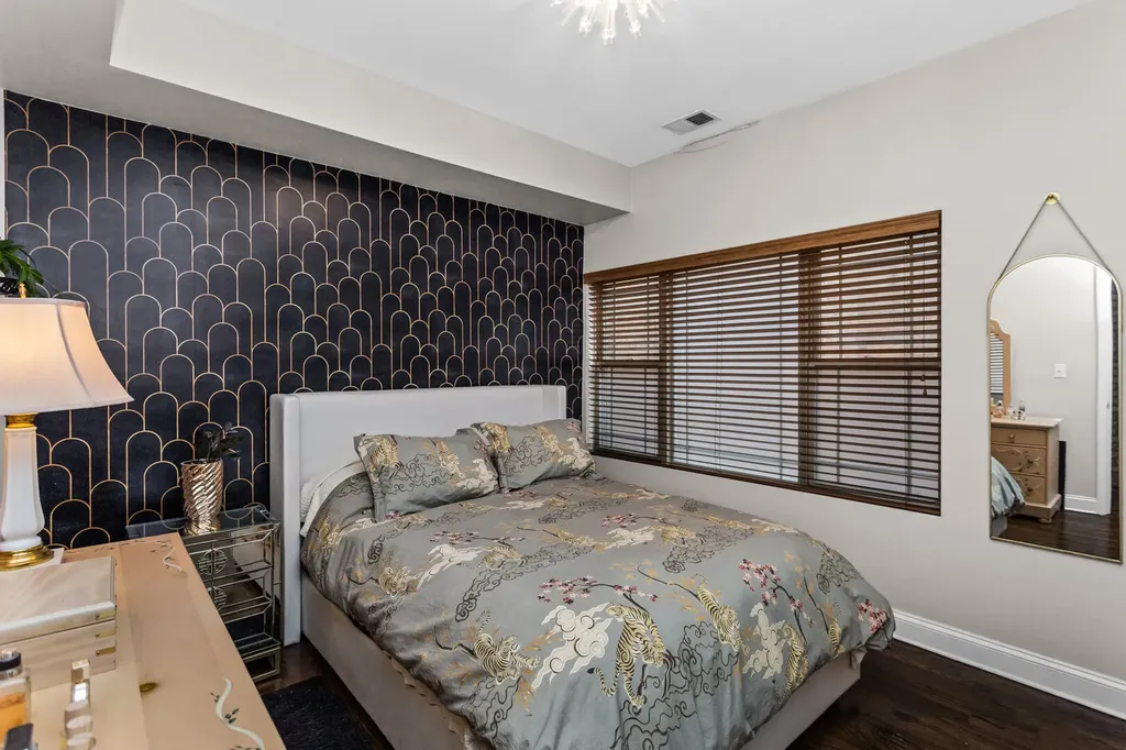 4944 North Spaulding Avenue Chicago IL 60625