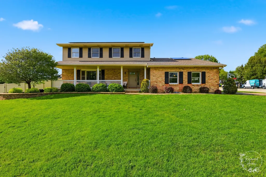 417 North Thames Court Bourbonnais IL 60914