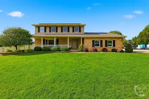417 North Thames Court Bourbonnais IL 60914