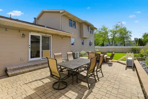 417 North Thames Court Bourbonnais IL 60914