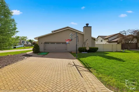 417 North Thames Court Bourbonnais IL 60914