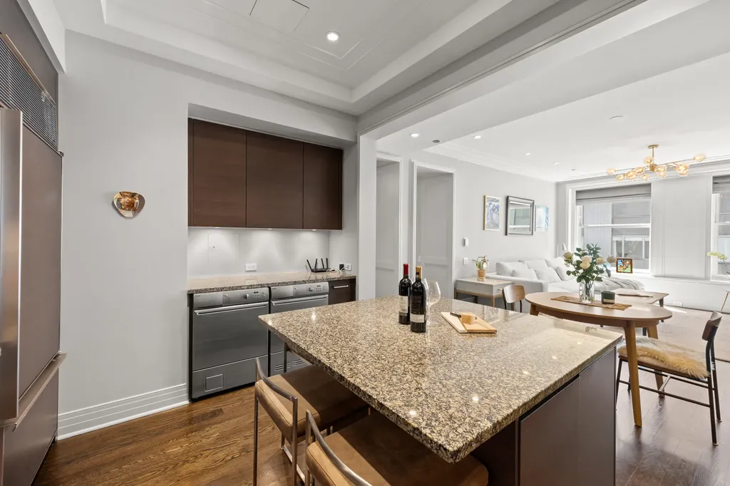 159 East Walton Place Chicago IL 60611