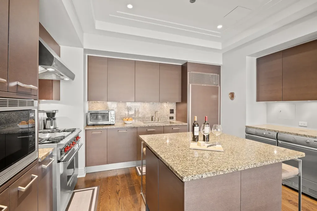 159 East Walton Place Chicago IL 60611