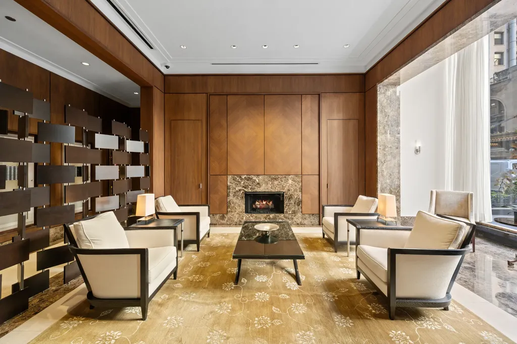 159 East Walton Place Chicago IL 60611
