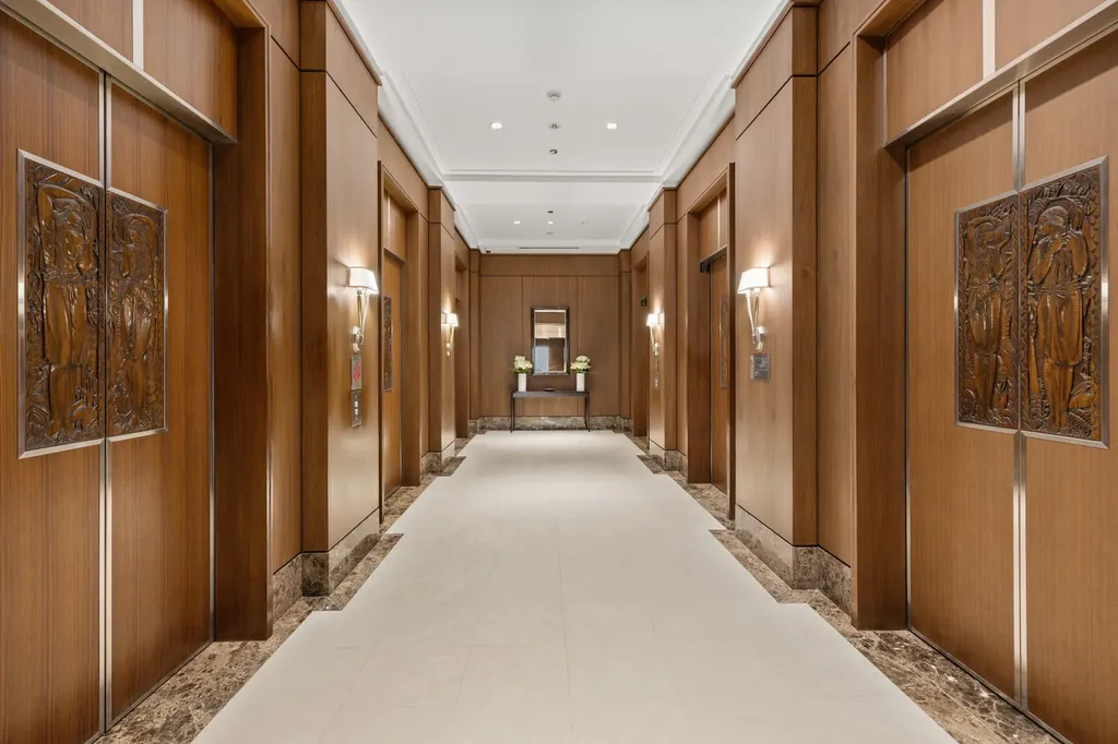 159 East Walton Place Chicago IL 60611