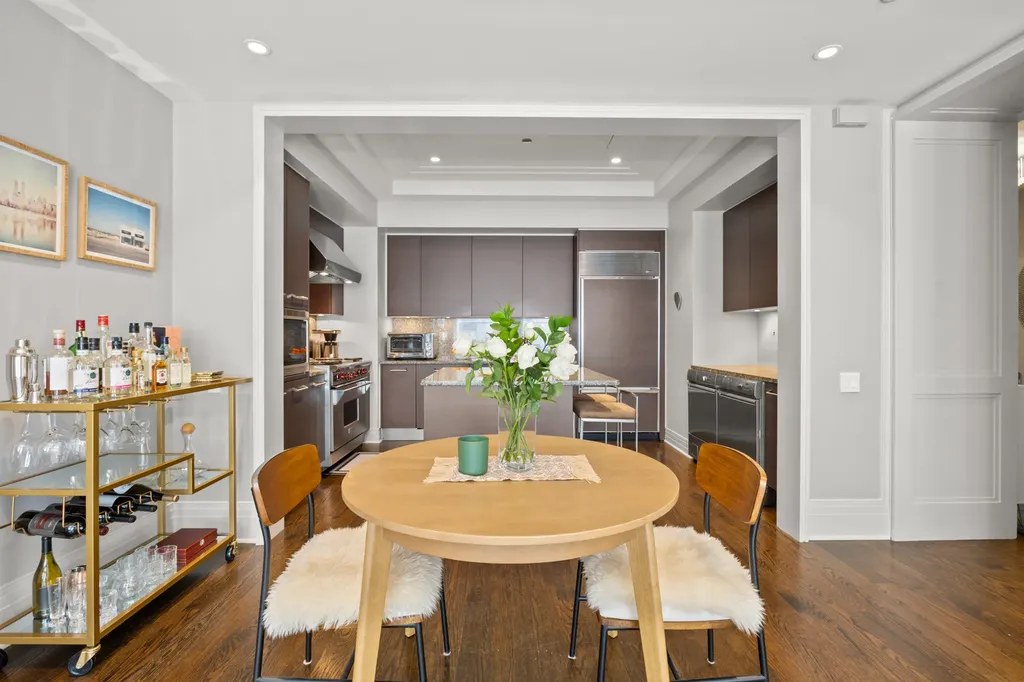 159 East Walton Place Chicago IL 60611
