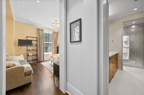 159 East Walton Place Chicago IL 60611
