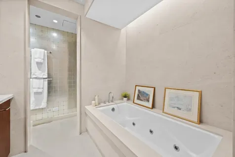 159 East Walton Place Chicago IL 60611