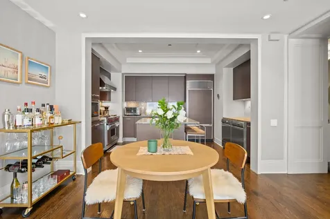 159 East Walton Place Chicago IL 60611