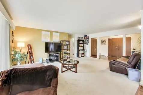 900 West Sunset Drive Glenwood IL 60425