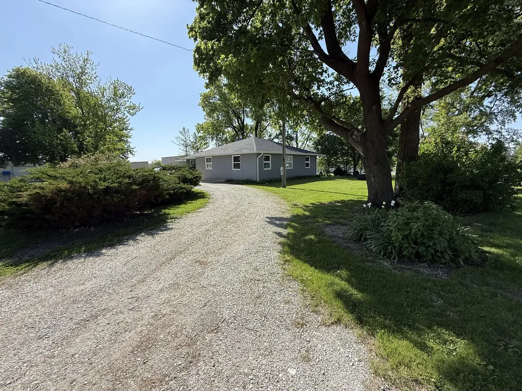 25501 West Wolfs Crossing Road Plainfield IL 60585
