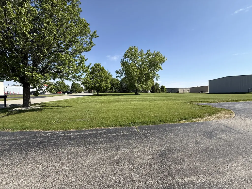 25501 West Wolfs Crossing Road Plainfield IL 60585
