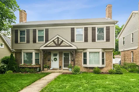512 East Russell Street Barrington IL 60010